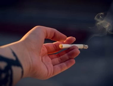 Κάπνισμα: Οι τροφές που βοηθούν να κόψετε το τσιγάρο